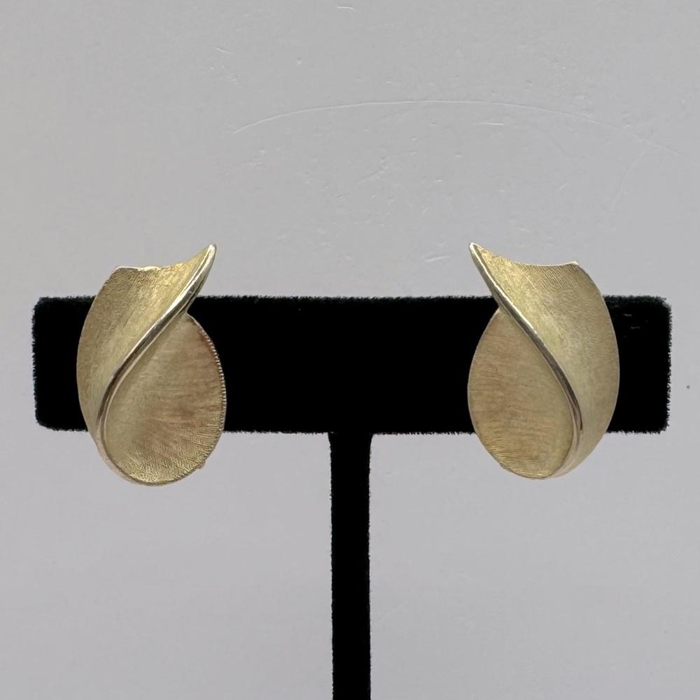 VINTAGE Brushed Gold-Tone Clip-On Earrings